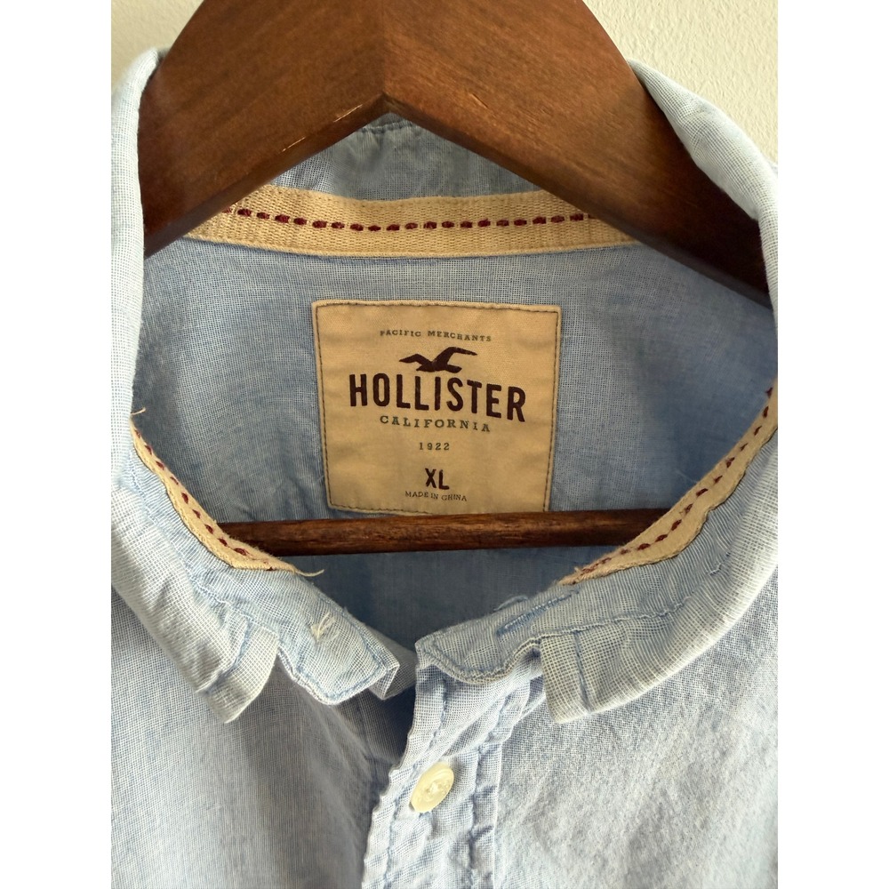 Hollister Mens XL Light Blue Oxford Button Down Shirt Long Sleeve Seagull Logo - Picture 3 of 9